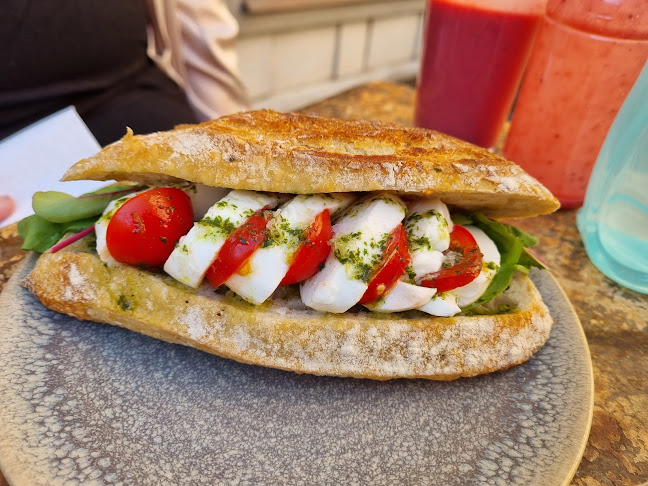 Opinii despre Simons Rosteri & Bageri în Linköping - Gastronomi och hotellverksamhet