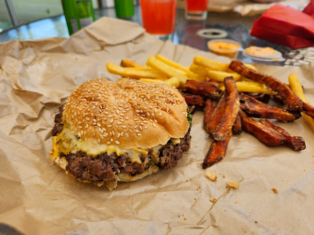 Reviews of Knifetown burgers in Karlshamn - Gastronomi och hotellverksamhet