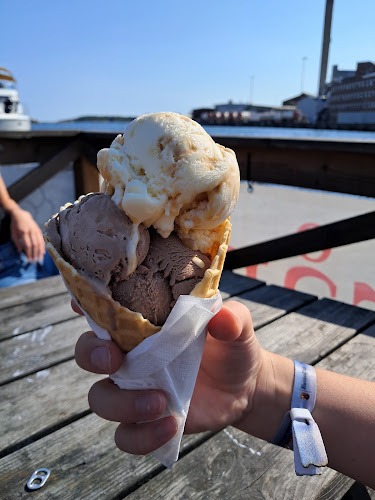 Opinii despre Carlshamns GlassPråm în Karlshamn - Gastronomi och hotellverksamhet