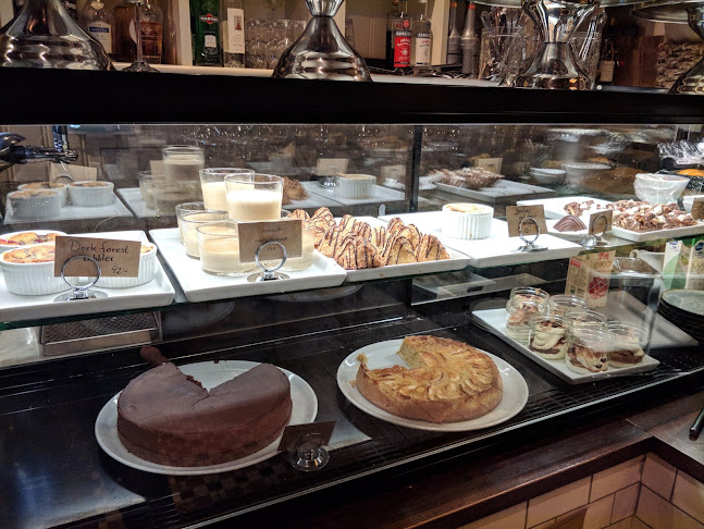 Paolo's - Gastronomi och hotellverksamhet