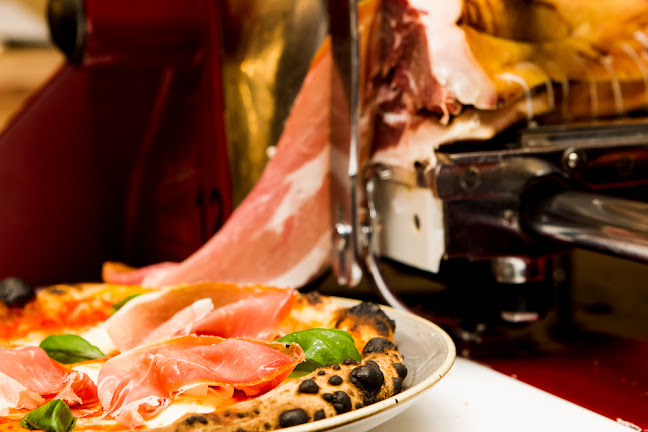 Capridue's Bakficka - Gastronomi och hotellverksamhet