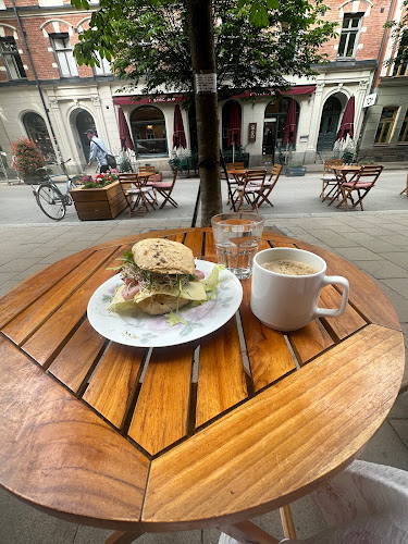 Ka's Cafe - Gastronomi och hotellverksamhet