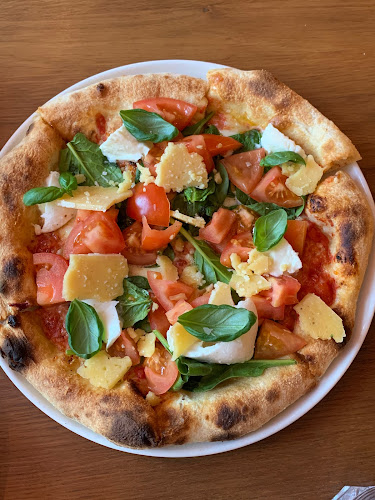 Vezzo - Gastronomi och hotellverksamhet