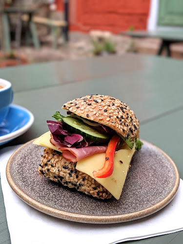 Opinii despre Simons Rosteri & Bageri în Linköping - Gastronomi och hotellverksamhet