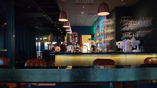 SKYBAR at The Plaza - Gastronomi och hotellverksamhet