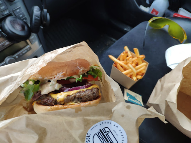 Bless Burgers - Gastronomi och hotellverksamhet