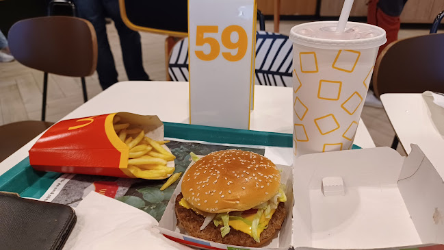 Opinii despre McDonald's, Örebro Västhaga în Örebro - Gastronomi och hotellverksamhet