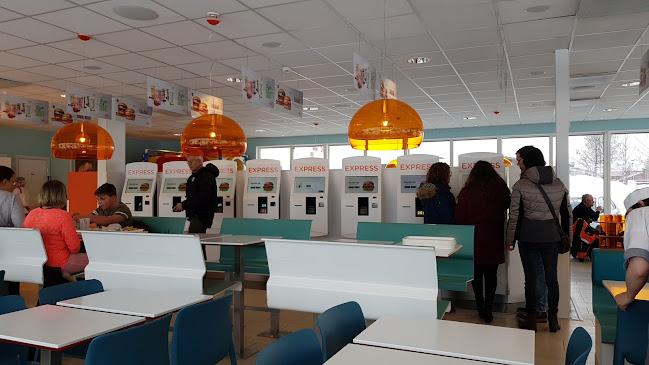 Max Burgers Open Times