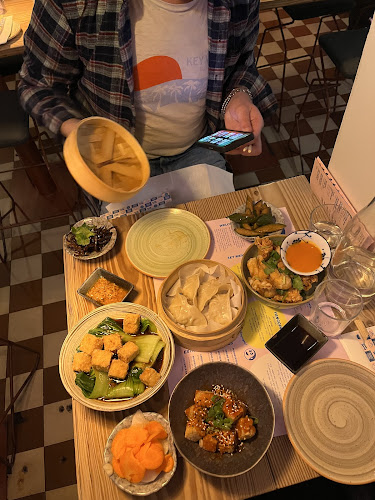 Dubbel Dubbel - Gastronomi och hotellverksamhet