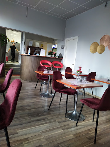 Nils Tandoori ( stängd permanent ) - Gastronomi och hotellverksamhet