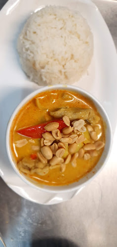 Thaimat & Cafe - Asiatisk Mat Vänersborg - Gastronomi och hotellverksamhet