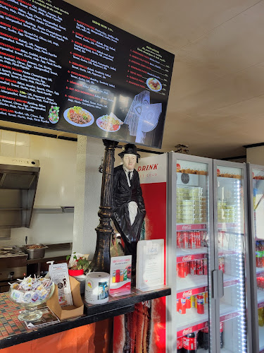 Charlies Pizzeria - Gastronomi och hotellverksamhet