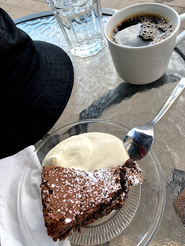 Fru Marias Bak Phone number