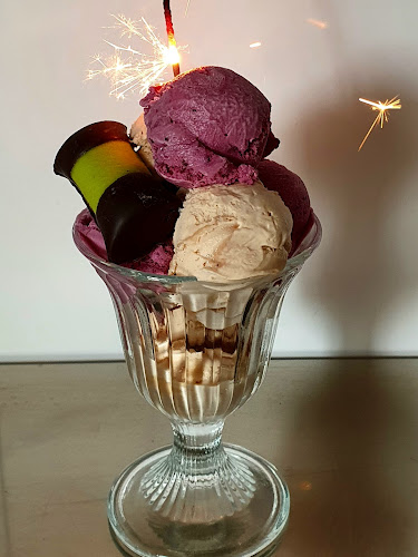 Opinii despre Grinda Gårdsglass în Malmköping - Gastronomi och hotellverksamhet