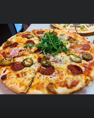 Dragon Pizza Deli Pasta Grill - Gastronomi och hotellverksamhet