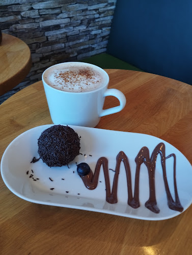 Lial Café - Gastronomi och hotellverksamhet