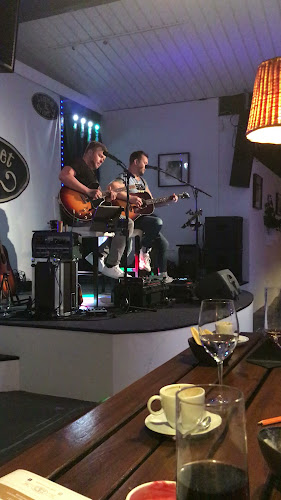 Lammet & Grisen Phone number