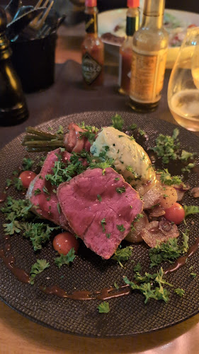 Opinii despre Vingårdens Bar & Bistro în Sjöbo - Gastronomi och hotellverksamhet