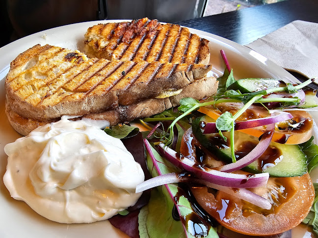 Opinii despre Chocolaterian Båstad în Båstad - Gastronomi och hotellverksamhet