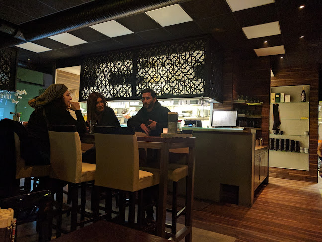 Tezukuri Sushi - Gastronomi och hotellverksamhet