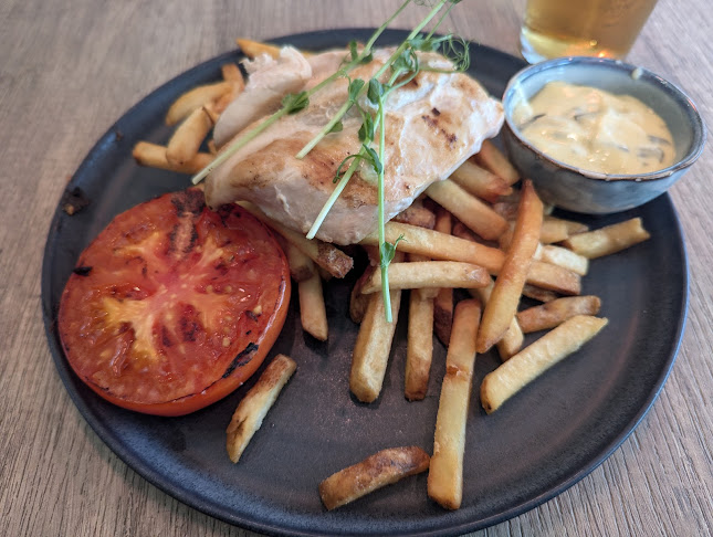 Boston Grill Trollhättan - Gastronomi och hotellverksamhet