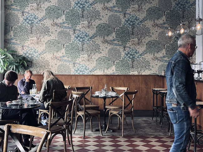 Café - Gastronomi och hotellverksamhet