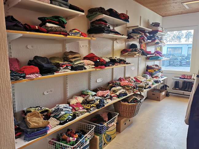 Comments and reviews of Mittpunkten Café och Second Hand