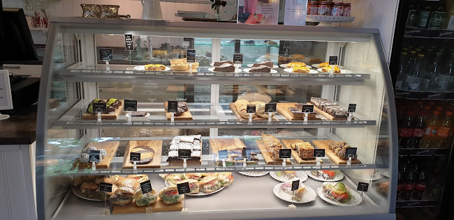 Under Eken Bistro & Catering - Gastronomi och hotellverksamhet