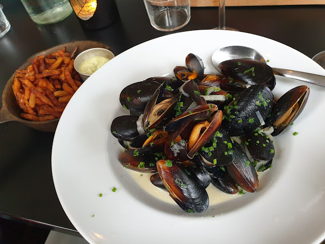 NP BISTRO Open Times