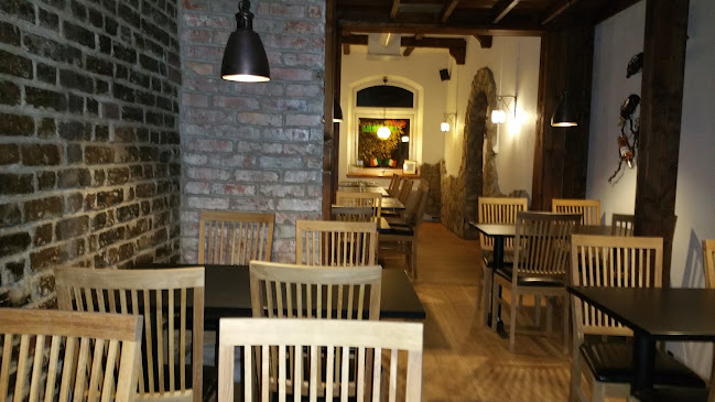 Bella Lanterna Phone number