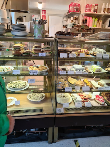 Tantens Gröna Parkcafé – Gula Villan - Gastronomi och hotellverksamhet