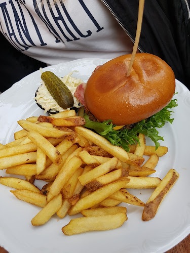 The Flying Horse - Gastronomi och hotellverksamhet