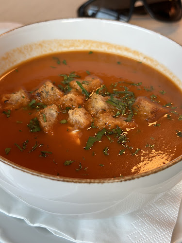 Blå Porten - Restaurang & Café - Gastronomi och hotellverksamhet