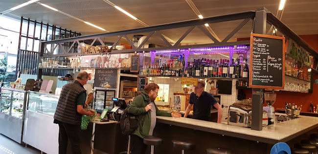 Comments and reviews of Saluhallen