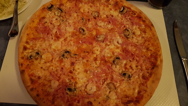 Comments and reviews of Akropolis