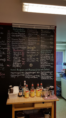 Moccacino - Gastronomi och hotellverksamhet