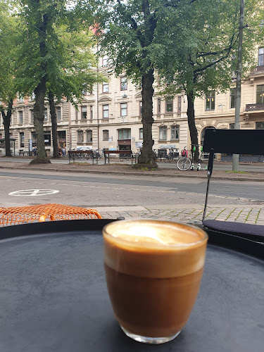 Comments and reviews of Manniny