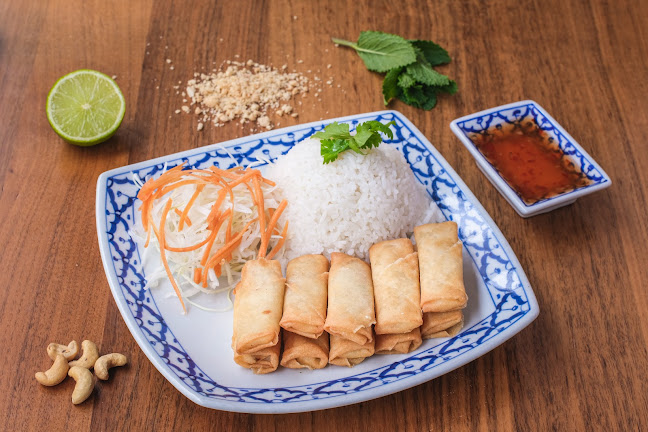 Mae Krua - Gastronomi och hotellverksamhet