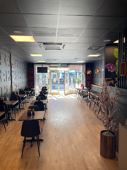 Aki Sushi & Ramen och poke bowl