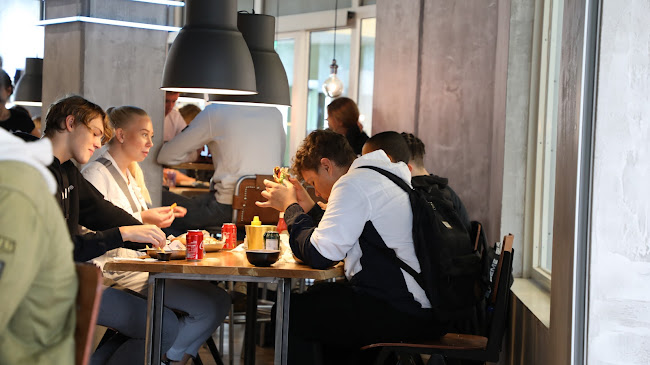 Opinii despre BABAS Burgers Nacka în Nacka - Gastronomi och hotellverksamhet