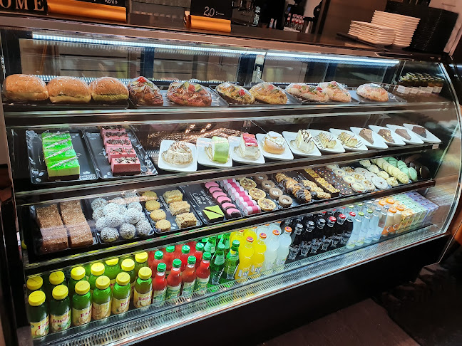 Cafe Deluxe - Gastronomi och hotellverksamhet