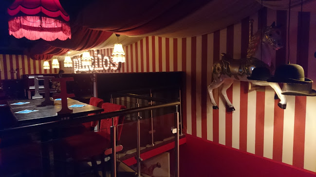 Pinchos - Gastronomi och hotellverksamhet