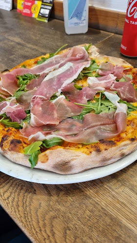 Opinii despre Pizzeria Roberto în Umeå - Gastronomi och hotellverksamhet