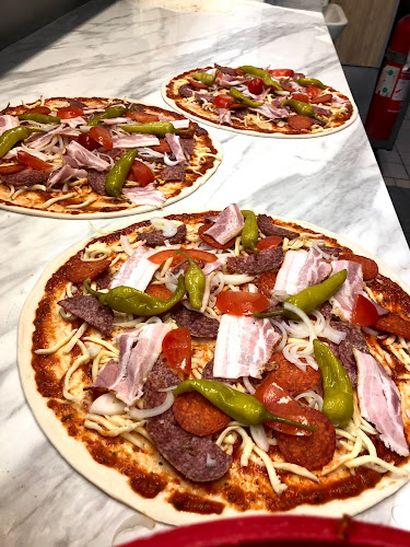 Opinii despre Stuvsta Pizzeria în Huddinge - Gastronomi och hotellverksamhet