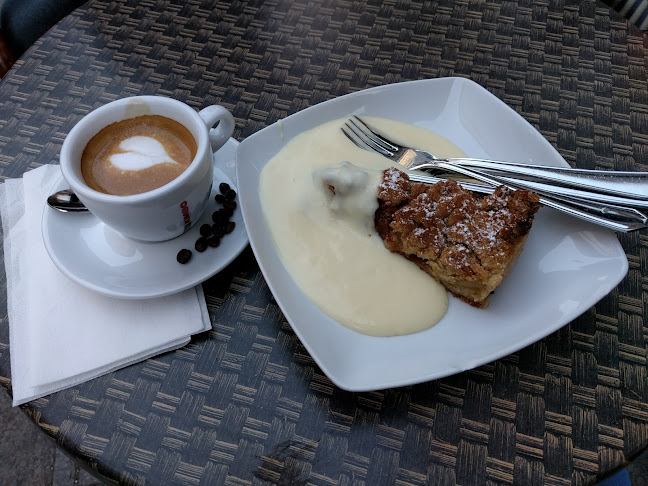 Café Belmondo - Gastronomi och hotellverksamhet
