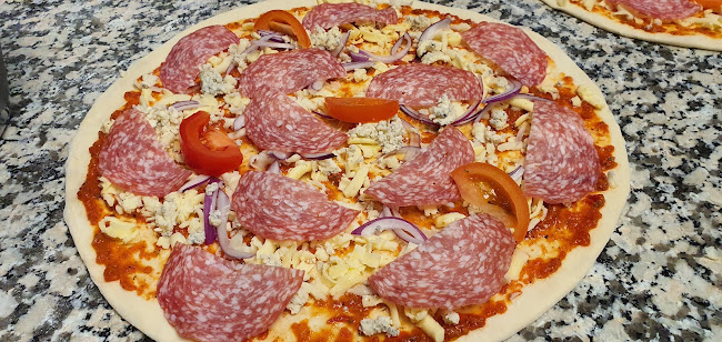 Runes pizzeria & Café Västerås Open Times