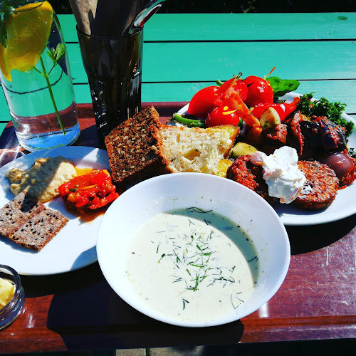 Varma Kök - Gastronomi och hotellverksamhet