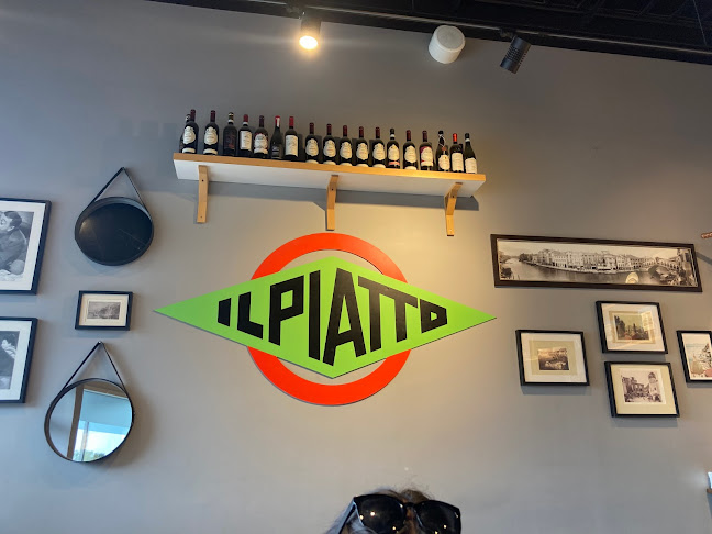 IL Piatto FC HB - Gastronomi och hotellverksamhet