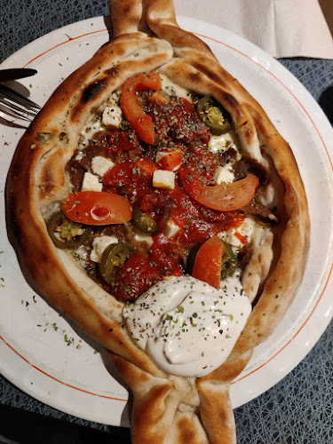 Bertas Pizzeria - Gastronomi och hotellverksamhet