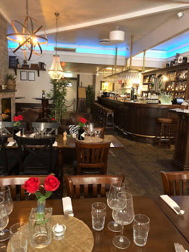 Hjalmars Bar & Restaurang - Gastronomi och hotellverksamhet